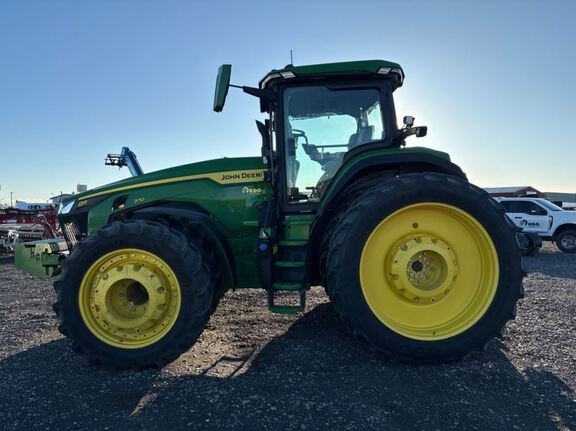 2025 John Deere 8R 370 Tractor