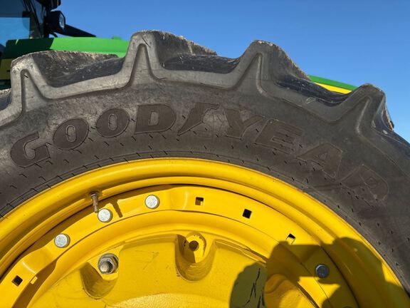 2025 John Deere 8R 370 Tractor