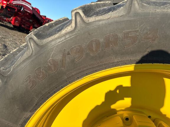 2025 John Deere 8R 370 Tractor