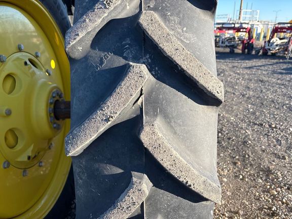 2025 John Deere 8R 370 Tractor