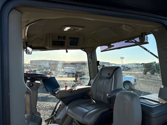 2025 John Deere 8R 370 Tractor