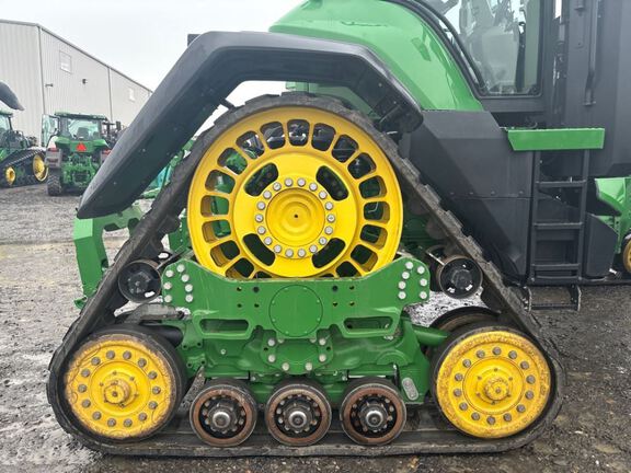 2025 John Deere 8RX 410 Tractor Rubber Track