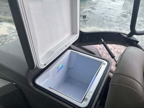 2025 John Deere 8RX 410 Tractor Rubber Track