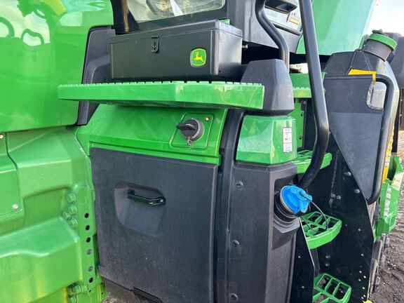 2025 John Deere 8RX 370 Tractor Rubber Track