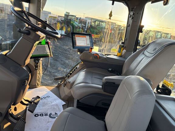 2025 John Deere 8RX 370 Tractor Rubber Track