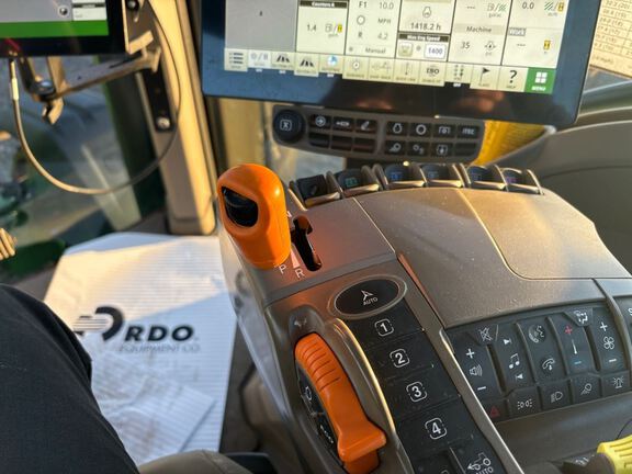 2025 John Deere 8RX 370 Tractor Rubber Track