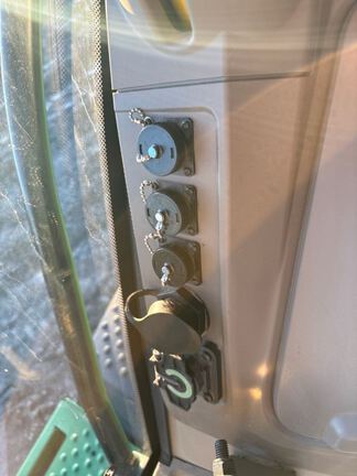 2025 John Deere 8RX 370 Tractor Rubber Track