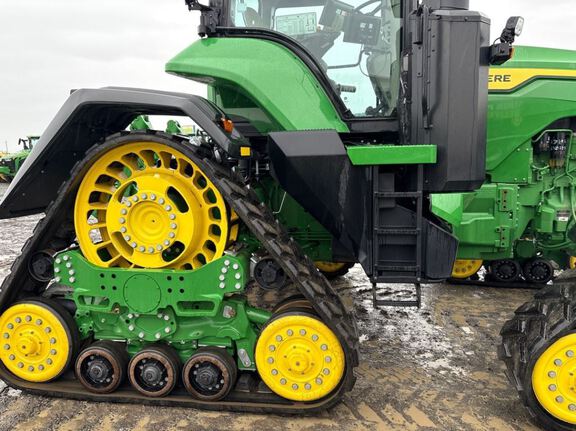 2025 John Deere 8RX 370 Tractor Rubber Track