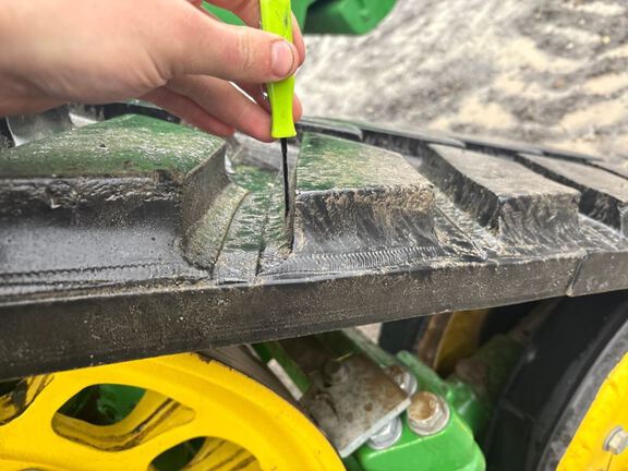 2025 John Deere 8RX 370 Tractor Rubber Track