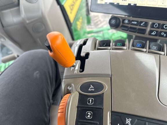 2025 John Deere 8RX 370 Tractor Rubber Track