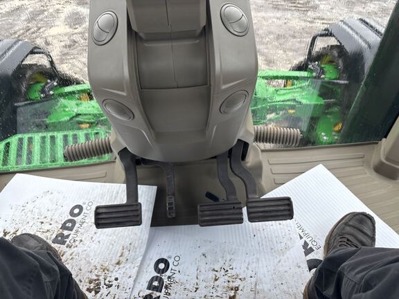 2025 John Deere 8RX 370 Tractor Rubber Track