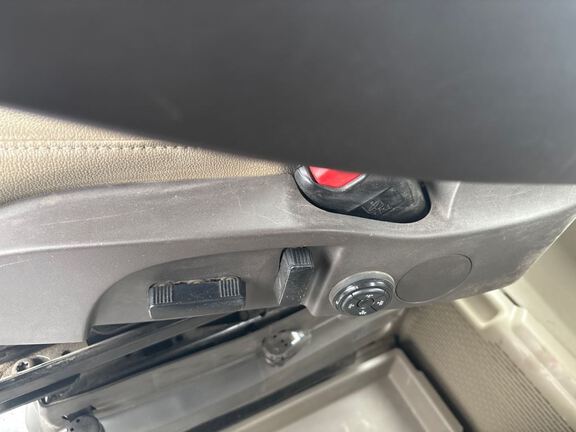 2025 John Deere 8RX 370 Tractor Rubber Track