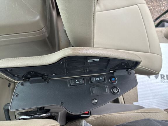 2025 John Deere 8RX 340 Tractor Rubber Track