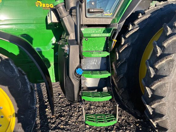 2025 John Deere 7R 290 Tractor