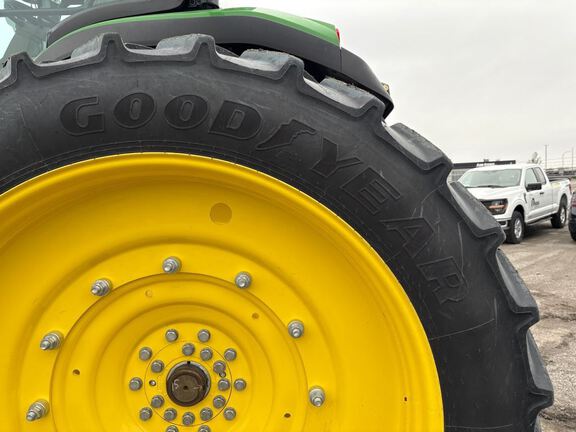 2025 John Deere 7R 290 Tractor