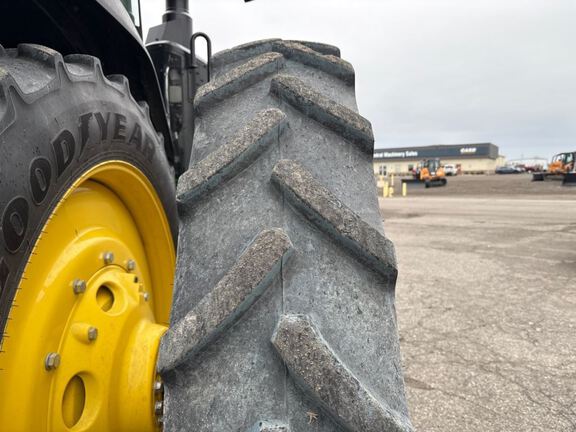 2025 John Deere 7R 290 Tractor