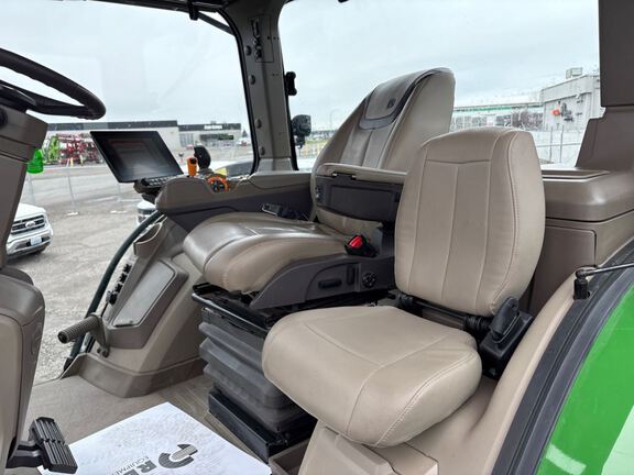 2025 John Deere 7R 290 Tractor
