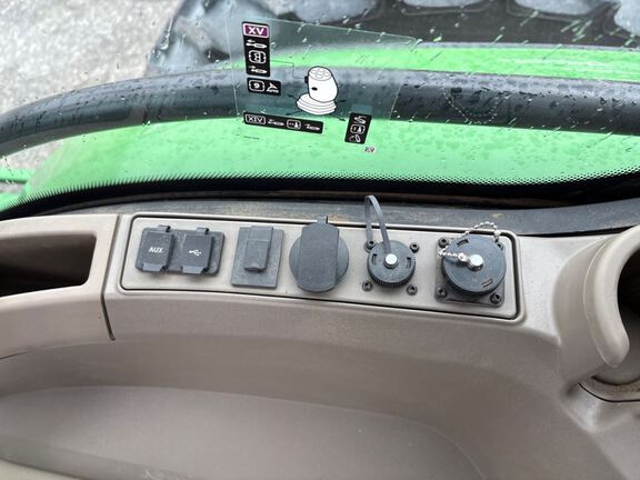 2025 John Deere 7R 290 Tractor