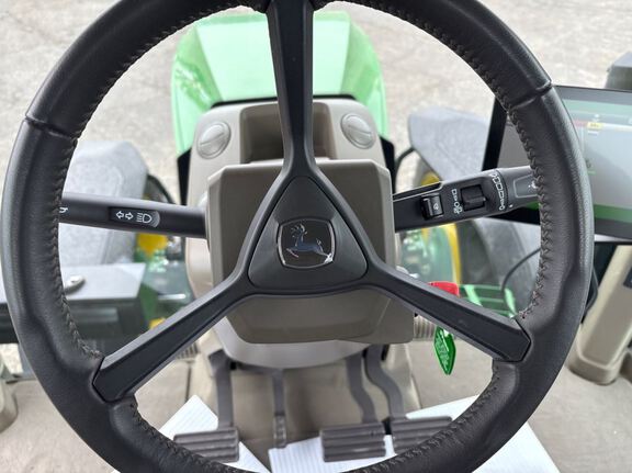 2025 John Deere 7R 290 Tractor
