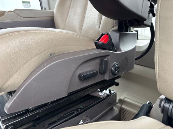 2025 John Deere 7R 290 Tractor