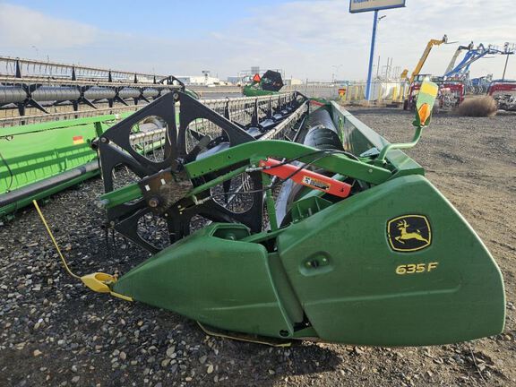 2019 John Deere 635F Header Combine