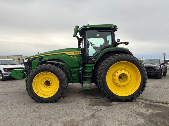 2025 John Deere 8R 340 Tractor