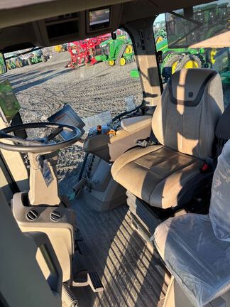 2025 John Deere 8RX 370 Tractor Rubber Track