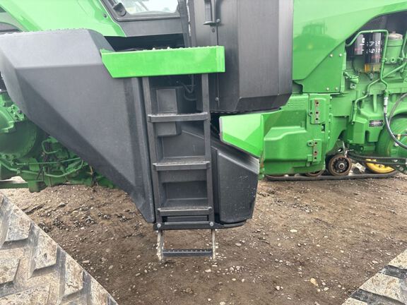 2025 John Deere 8RX 370 Tractor Rubber Track