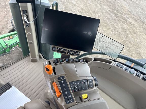 2025 John Deere 8RX 370 Tractor Rubber Track