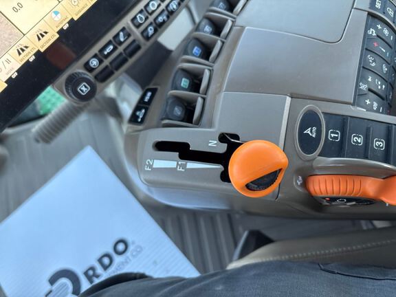 2025 John Deere 8RX 410 Tractor Rubber Track