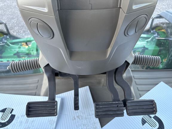 2025 John Deere 8RX 410 Tractor Rubber Track