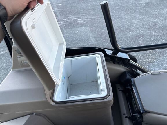 2025 John Deere 8RX 410 Tractor Rubber Track