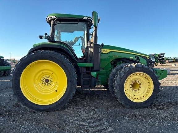 2022 John Deere 8R 340 Tractor