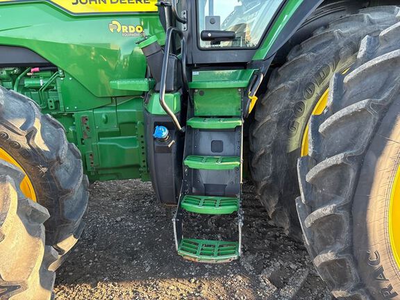 2022 John Deere 8R 340 Tractor