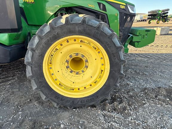 2022 John Deere 8R 340 Tractor
