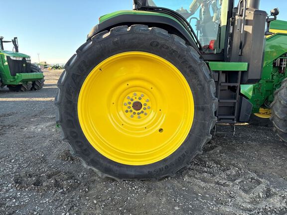 2022 John Deere 8R 340 Tractor