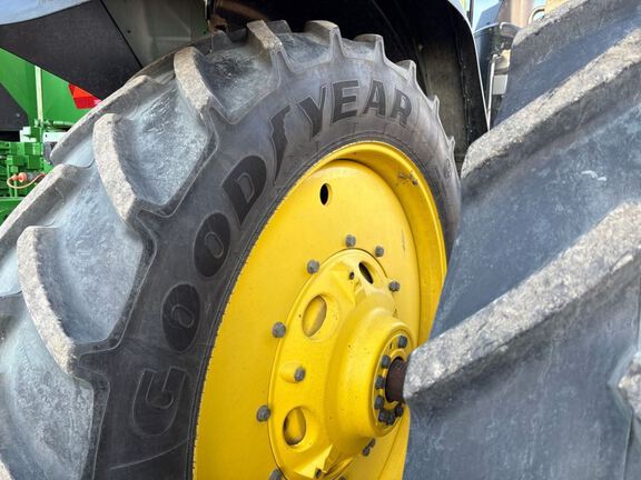 2022 John Deere 8R 340 Tractor