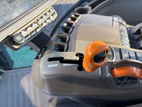 2022 John Deere 8R 340 Tractor