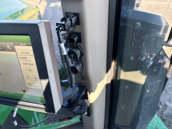 2022 John Deere 8R 340 Tractor