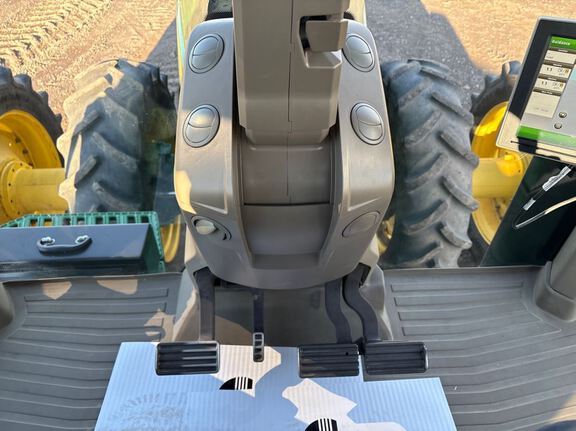 2022 John Deere 8R 340 Tractor