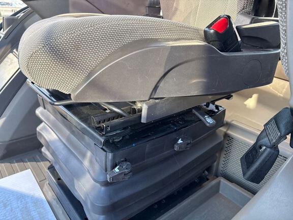 2022 John Deere 8R 340 Tractor