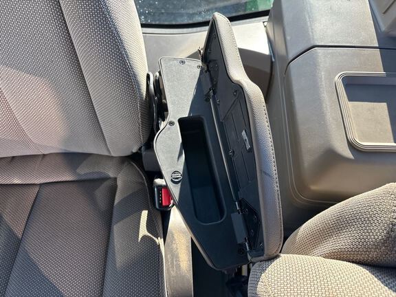 2022 John Deere 8R 340 Tractor