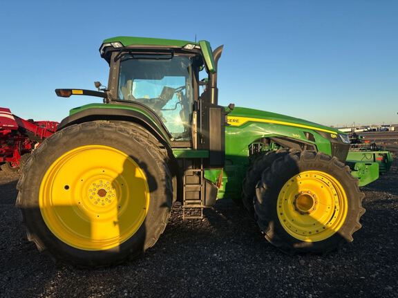 2022 John Deere 8R 340 Tractor