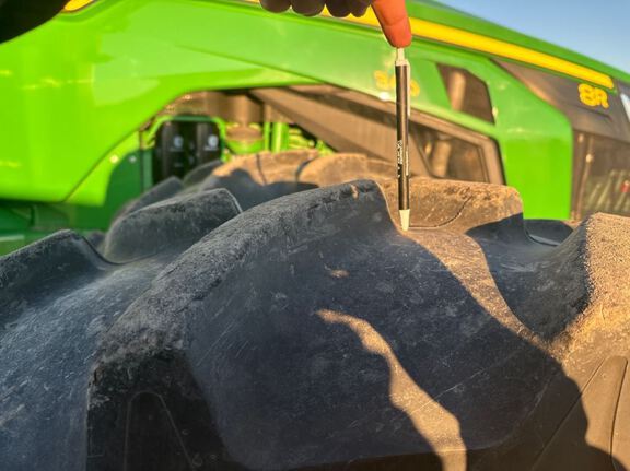 2022 John Deere 8R 340 Tractor