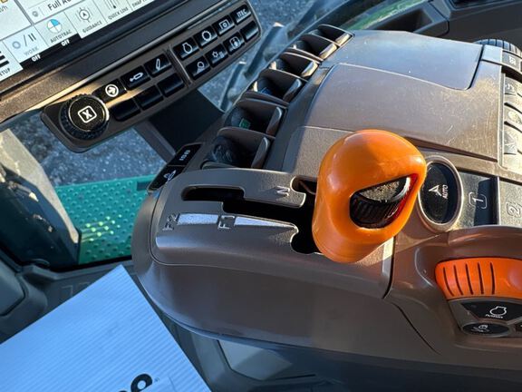 2022 John Deere 8R 340 Tractor