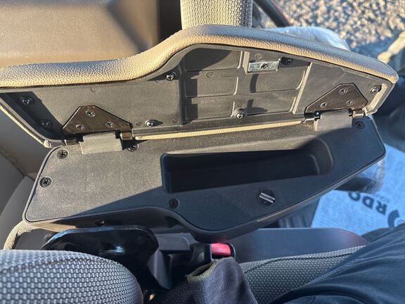 2022 John Deere 8R 340 Tractor