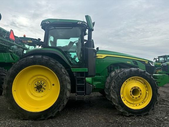 2022 John Deere 8R 340 Tractor