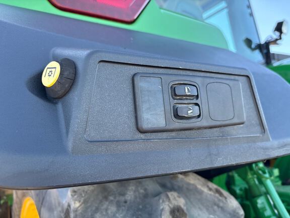 2022 John Deere 8R 340 Tractor