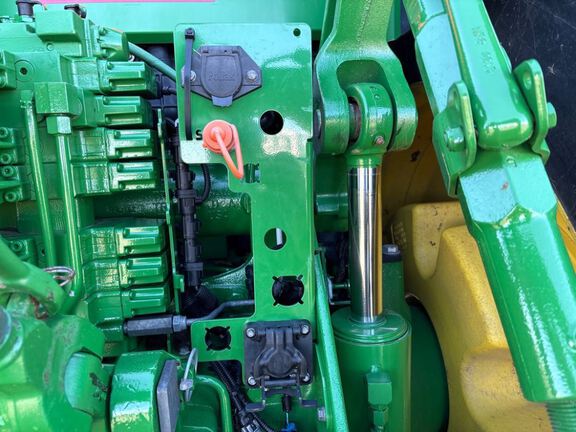 2022 John Deere 8R 340 Tractor