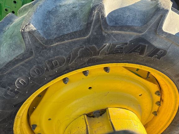 2022 John Deere 8R 340 Tractor